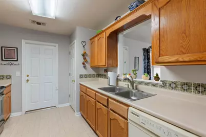 2054 Bentwood Drive, New Braunfels, TX 78130 - Photo 8