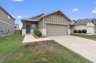 126 Boxwood Dr, Buda, TX 78610 - Photo 2