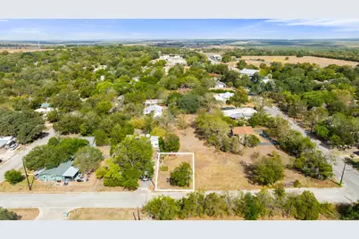 321 W Olive Street, Lockhart, TX 78644 - Photo 1
