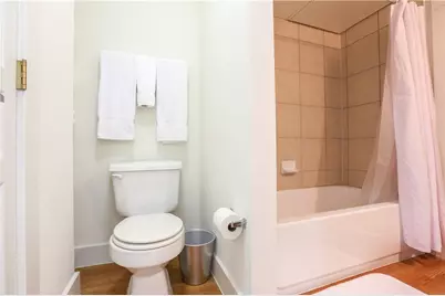 711 W 32nd Street #110, Austin, TX 78705 - Photo 18