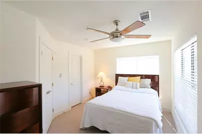711 W 32nd Street #110, Austin, TX 78705 - Photo 14