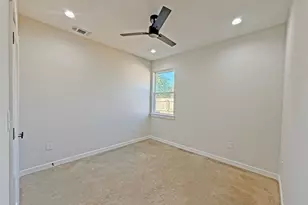 221 Hester St, Lexington, TX 78947 - Photo 14