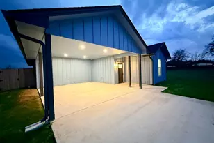 221 Hester St, Lexington, TX 78947 - Photo 24