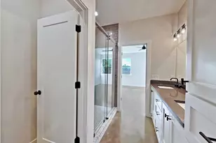 221 Hester St, Lexington, TX 78947 - Photo 8