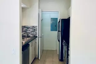 802 S 1st St, Austin, TX 78704 - Photo 14