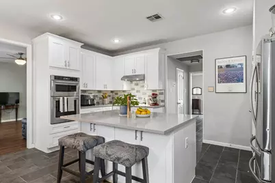 6804 Robert Dixon Drive, Austin, TX 78749 - Photo 2