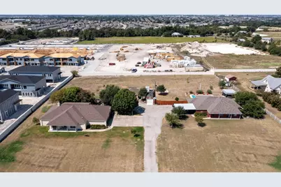 8000 County Road 110 Road, Round Rock, TX 78665 - Photo 6