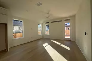 365 San Saba Dr, Buda, TX 78610 - Photo 8