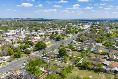 505 W San Antonio Street, Fredericksburg, TX 78624 - Photo 4