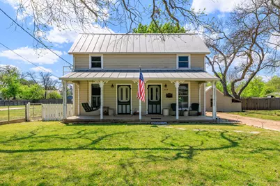 505 W San Antonio Street, Fredericksburg, TX 78624 - Photo 1