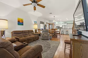 505 W San Antonio St, Fredericksburg, TX 78624 - Photo 32