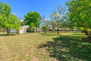 505 W San Antonio St, Fredericksburg, TX 78624 - Photo 40