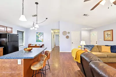 122 Rolling Pines Drive, Smithville, TX 78957 - Photo 10