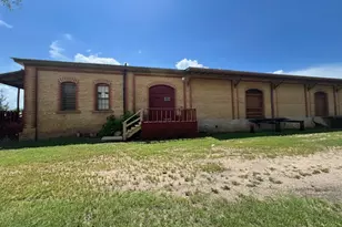 208 SW Texas St, Rockdale, TX 76567 - Photo 12