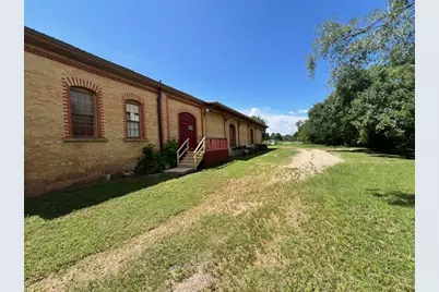 208 SW Texas Street, Rockdale, TX 76567 - Photo 10