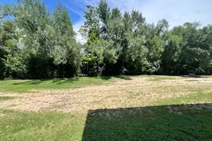 208 SW Texas St, Rockdale, TX 76567 - Photo 8