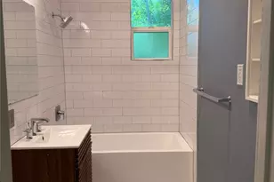 1136 Eleanor St, Austin, TX 78721 - Photo 20