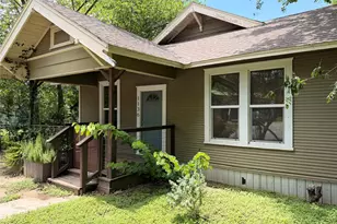 1136 Eleanor St, Austin, TX 78721 - Photo 2