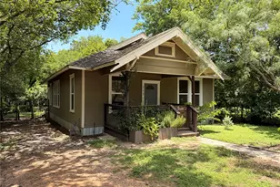 1136 Eleanor St, Austin, TX 78721 - Photo 2