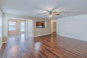 328 Baldwin St, Hutto, TX 78634 - Photo 4