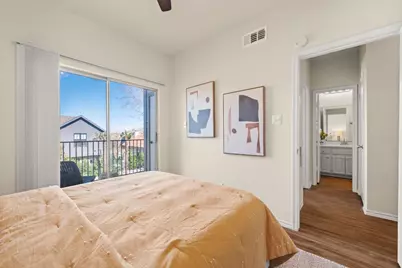 914 W 26th Street #202, Austin, TX 78705 - Photo 18