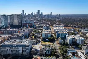 914 W 26th St, Austin, TX 78705 - Photo 32