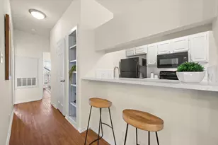 914 W 26th St, Austin, TX 78705 - Photo 16