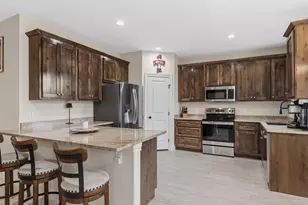 334 Webb St, Smithville, TX 78957 - Photo 8