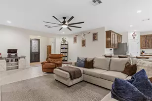 334 Webb St, Smithville, TX 78957 - Photo 4