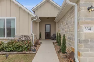 334 Webb St, Smithville, TX 78957 - Photo 2