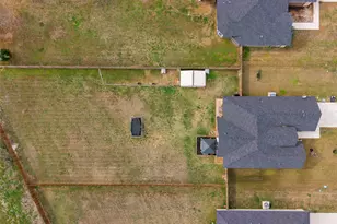 334 Webb St, Smithville, TX 78957 - Photo 36