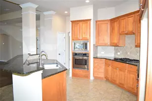 7233 Via Dono Dr, Austin, TX 78749 - Photo 12