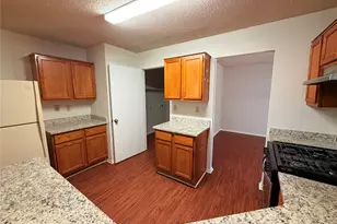 2013 James Pl, Round Rock, TX 78664 - Photo 10