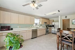 13024 Lofton Cliff Dr, Del Valle, TX 78617 - Photo 12