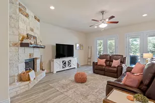 216 Rio Ancho Blvd, Liberty Hill, TX 78642 - Photo 4