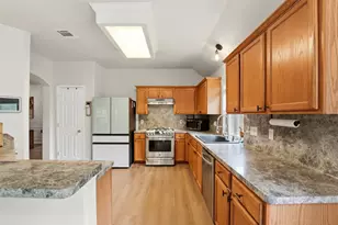 523 Walnut Heights Blvd, New Braunfels, TX 78130 - Photo 12
