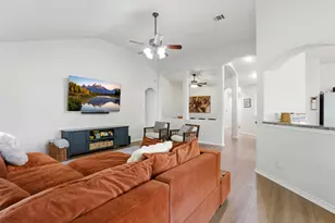 523 Walnut Heights Blvd, New Braunfels, TX 78130 - Photo 8