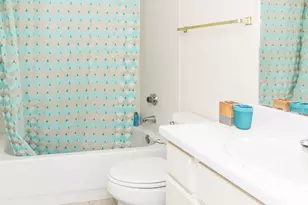501 W 26th St, Austin, TX 78705 - Photo 4