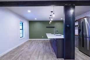 2302 East Side Dr, Austin, TX 78704 - Photo 10