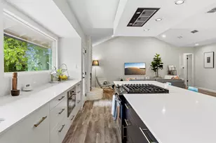 6207 Hyside Dr, Austin, TX 78723 - Photo 18