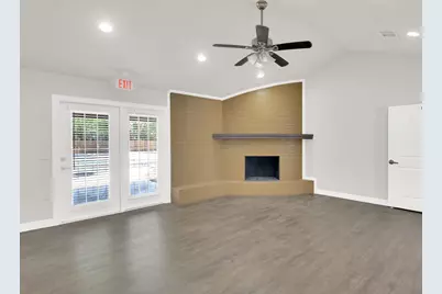 404 Carlos G Parker Boulevard NW, Taylor, TX 76574 - Photo 18