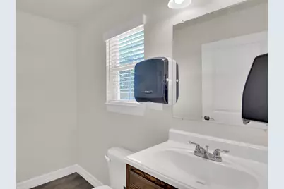 404 Carlos G Parker Boulevard NW, Taylor, TX 76574 - Photo 26