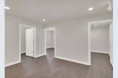 404 Carlos G Parker Boulevard NW, Taylor, TX 76574 - Photo 26