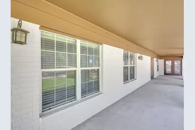 404 Carlos G Parker Boulevard NW, Taylor, TX 76574 - Photo 12
