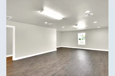 404 Carlos G Parker Boulevard NW, Taylor, TX 76574 - Photo 32