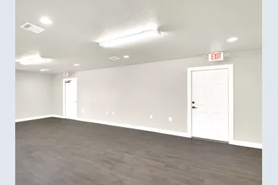 404 Carlos G Parker Boulevard NW, Taylor, TX 76574 - Photo 32