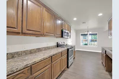 404 Carlos G Parker Boulevard NW, Taylor, TX 76574 - Photo 38