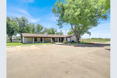 404 Carlos G Parker Boulevard NW, Taylor, TX 76574 - Photo 10