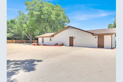 404 Carlos G Parker Boulevard NW, Taylor, TX 76574 - Photo 6