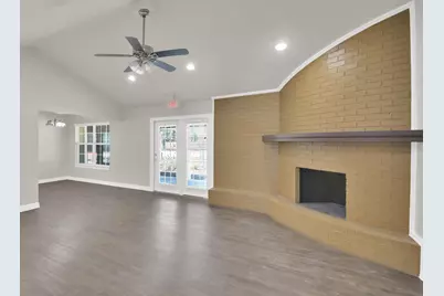 404 Carlos G Parker Boulevard NW, Taylor, TX 76574 - Photo 18